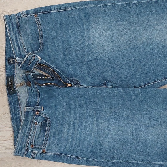 Women's Lucky Brand jeans 16/33 regular in Sweet Straight, medium wash, mid-rise - Picture 5 of 7
